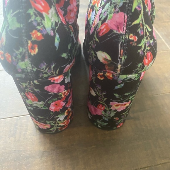 Steve Madden Lombard Floral Sock boots - Picture 8 of 15